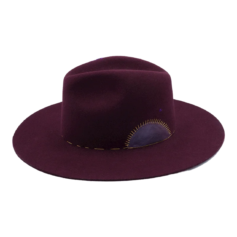 Classic wool felt hat for cold winter days -The Groundation Burgundy